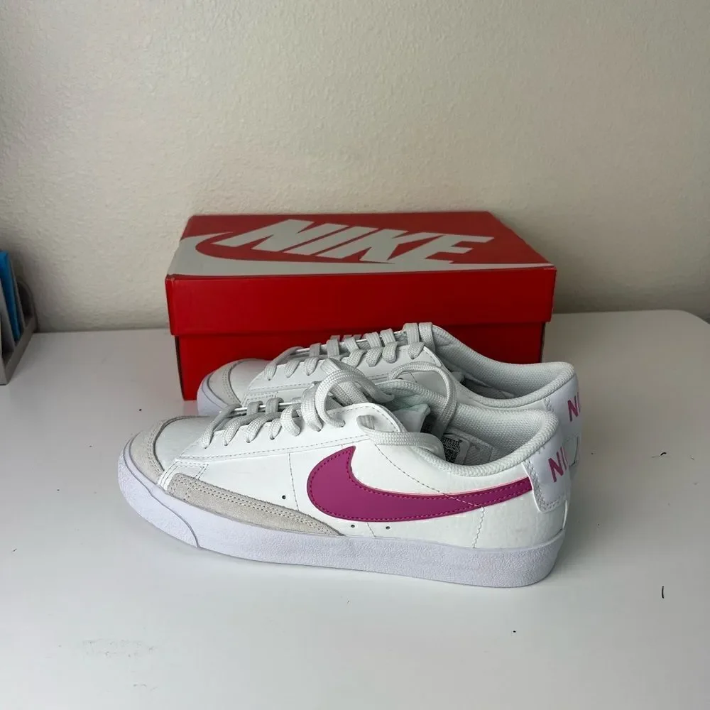 Nike Blazer Low '77 (Big Kid) 7 Y